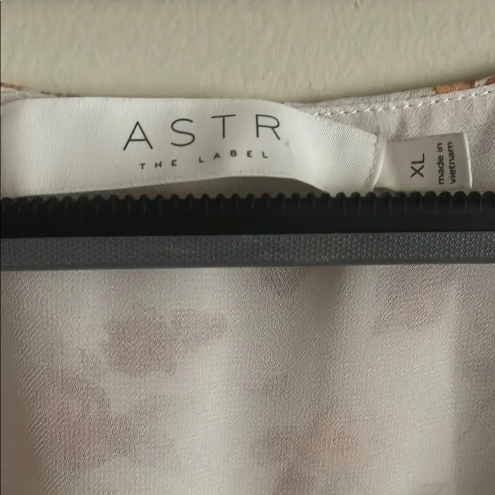 Astr lightweight wrap